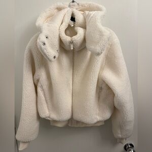 Alo Yoga Foxy Sherpa Jacket in Ivory- XS